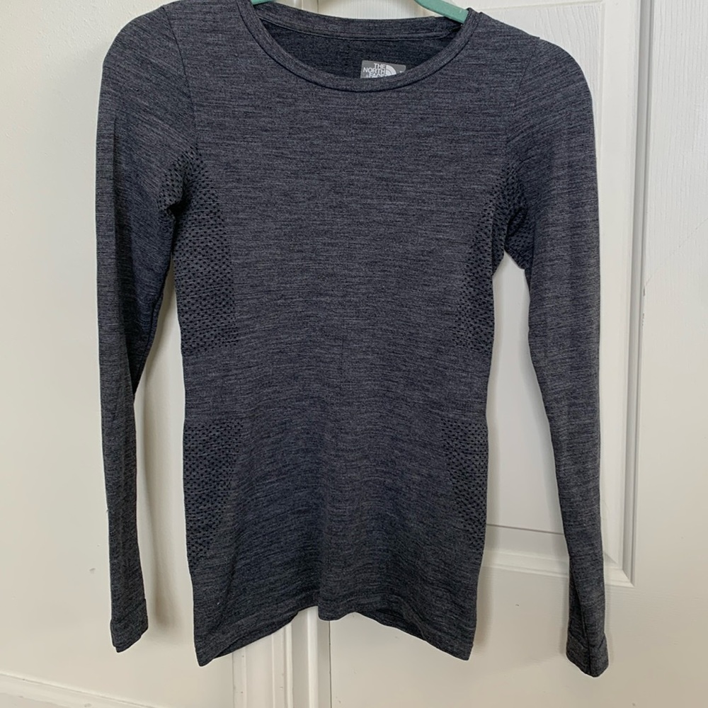Size small. The North Face. Base layer shirt.